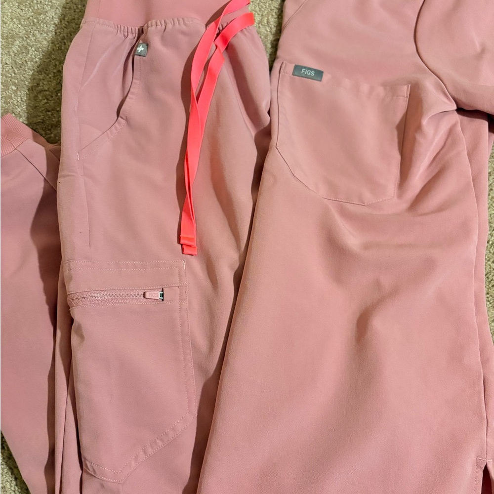Figs Pink Jogger Set
